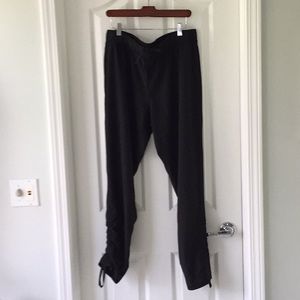 Gaiam lounge pant, excellent like new condition.